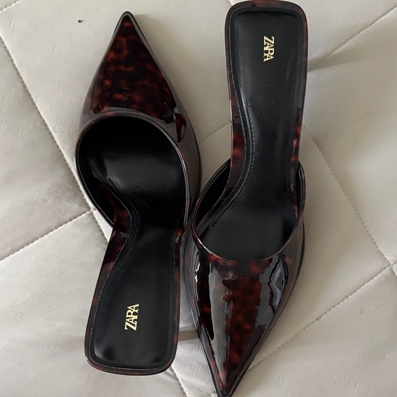 Zara Women's Glossy Black and Brown Pointed Mules - Picture 4 of 4